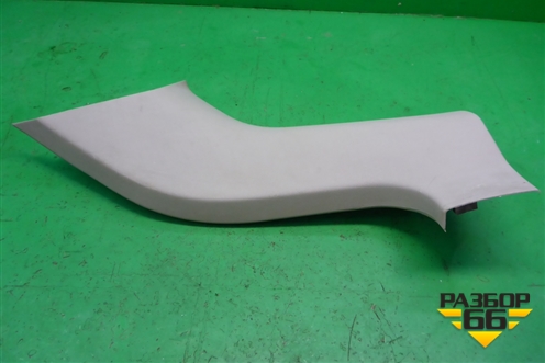 Обшивка стойки задняя верхняя правая (задняя) (0UM04BD1AE) для Dodge Magnum с 2003-2008г (Магнум)