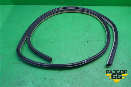 Уплотнитель двери передней правой для Dodge Magnum с 2003-2008г (Магнум)