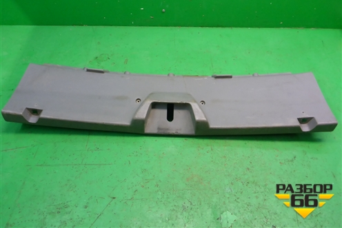 Обшивка багажника на заднюю панель (0UM60BD5AD) для Dodge Magnum с 2003-2008г (Магнум)