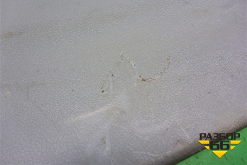 Обшивка багажника на заднюю панель (0UM60BD5AD) для Dodge Magnum с 2003-2008г (Магнум)