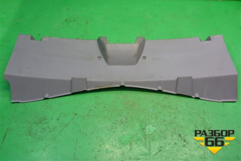 Обшивка багажника на заднюю панель (0UM60BD5AD) для Dodge Magnum с 2003-2008г (Магнум)