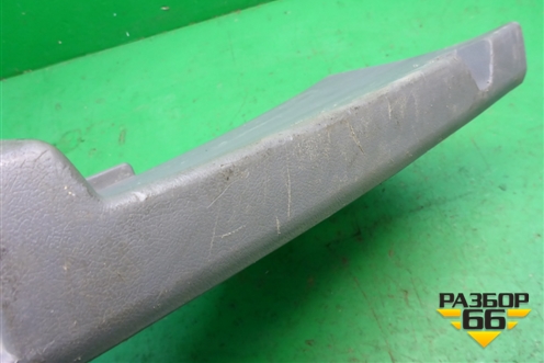 Обшивка багажника на заднюю панель (0UM60BD5AD) для Dodge Magnum с 2003-2008г (Магнум)