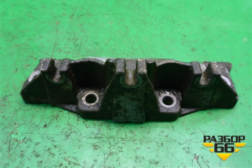 Кронштейн двигателя (04792885AB) для Dodge Magnum с 2003-2008г (Магнум)