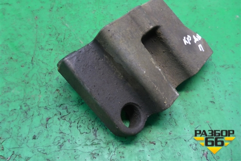 Кронштейн двигателя правый (04578048AA) для Dodge Magnum с 2003-2008г (Магнум)