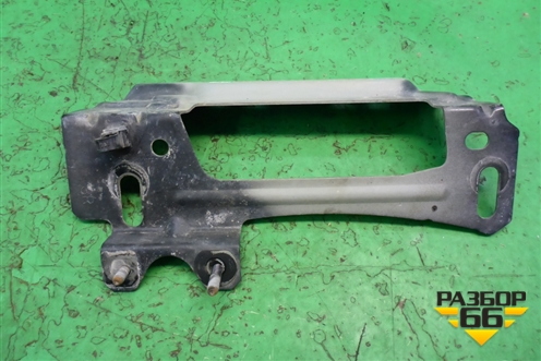 Кронштейн усилителя переднего бампера правый для Mazda CX 7 с 2006-2012г (СХ7)