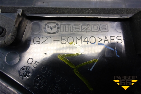 Накладка двери задней левой (уголок) (EG2150M40) для Mazda CX 7 с 2006-2012г (СХ7)