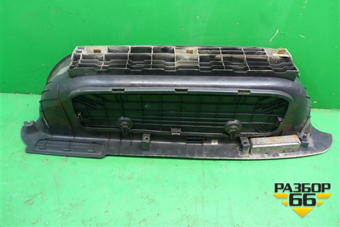 Накладка на порог наружная правая на подножку (передняя) (858724H000) для Hyundai Grand Starex с 2007-2021г (Гранд Старекс)