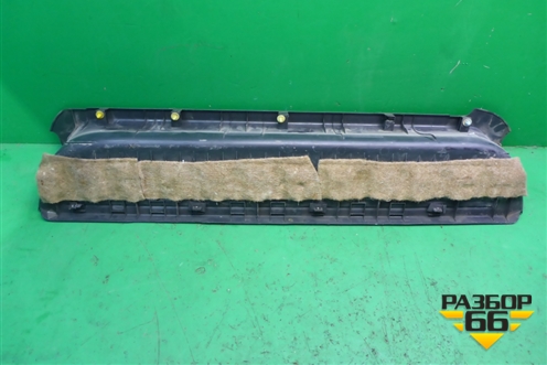 Накладка на порог наружная правая на подножку (задняя) (858764H000) для Hyundai Grand Starex с 2007-2021г (Гранд Старекс)