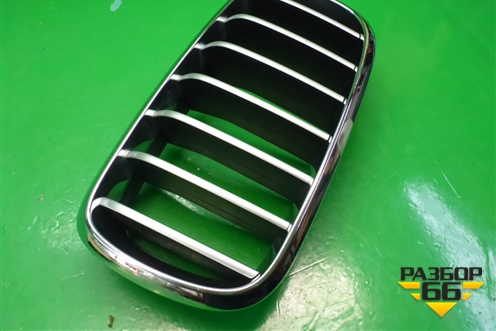 Решетка радиатора левая (7316053) для BMW X5 F15 с 2013г (Х5 Ф15)