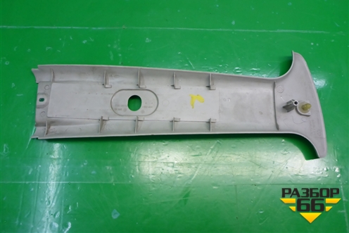 Обшивка стойки центральная верхняя левая (373867331) для Volkswagen Pointer с 2004г (Поинтер)