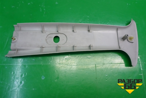 Обшивка стойки центральная верхняя правая (373867332) для Volkswagen Pointer с 2004г (Поинтер)