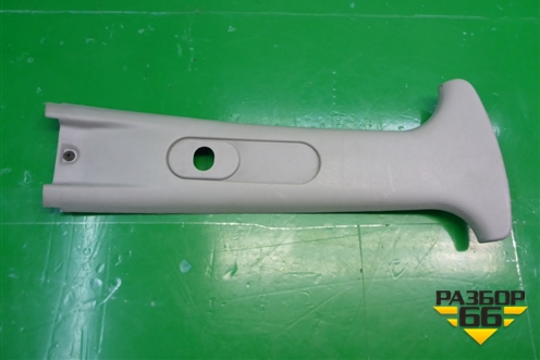 Обшивка стойки центральная верхняя правая (373867332) для Volkswagen Pointer с 2004г (Поинтер)
