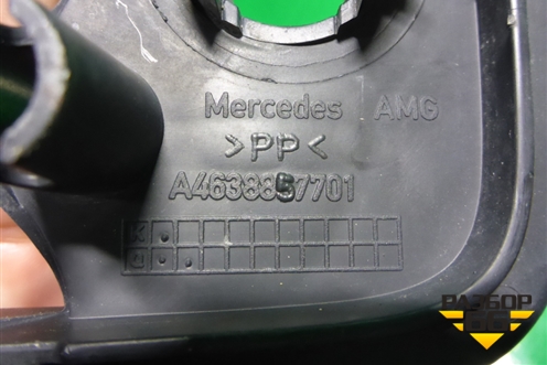 Решетка в передний бампер центральная (AMG после 2018г под парктроник) (A4638857701) для Mercedes Benz G-Klass W463 с1989г (Гелендваген)