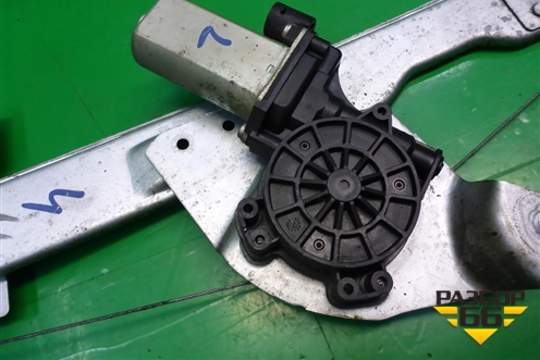 Стеклоподъёмник электрический передний правый для Renault Sandero с 2009-2014г (Сандеро)