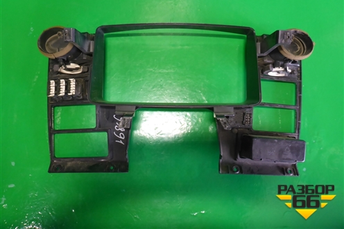 Накладка на щиток приборов  (с дефлекторами и кнопками) (1728037) для Scania 5 P Series с 2004-2016г