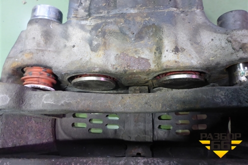 Суппорт передний левый (1513593) для Scania 5 P Series с 2004-2016г