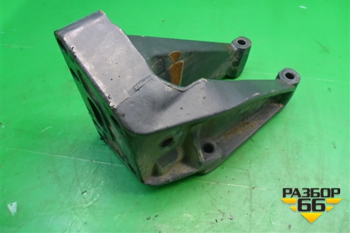 Кронштейн реактивной тяги правый  (1355288) для Scania 5 P Series с 2004-2016г