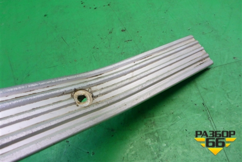 Накладка порога внутренняя левая  (1476082) для Scania 5 P Series с 2004-2016г