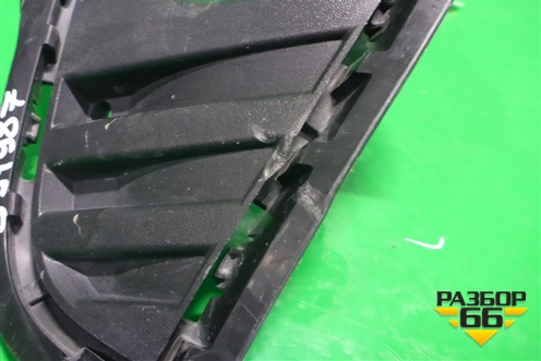 Накладка ПТФ правая (5212742190) для Toyota Rav-4 с 2018г (Рав 4)