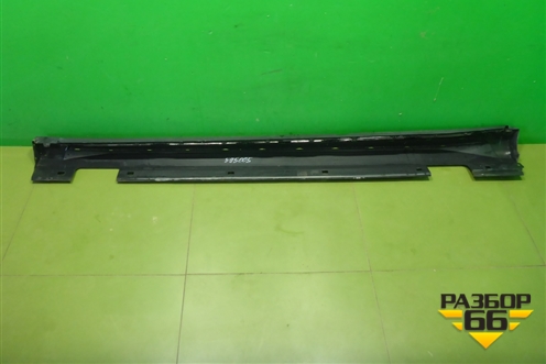 Накладка на порог наружная правая (AMG) (A1566980854) для Mercedes Benz GLA-Klass X156 с 2014г (ГЛА)