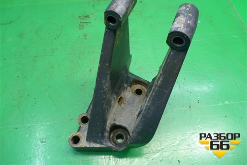 Кронштейн реактивной тяги правый  (1355288) для Scania 5 P Series с 2004-2016г