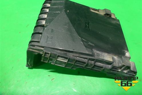 Крышка блока предохранителей (1K0937132) для Skoda Octavia (А5) с 2004-2013г (Октавия)