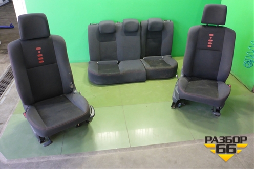 Сиденья комплект (с AIR BAG с подогревом) для Renault Megane 2 с 2002-2009г (Меган)