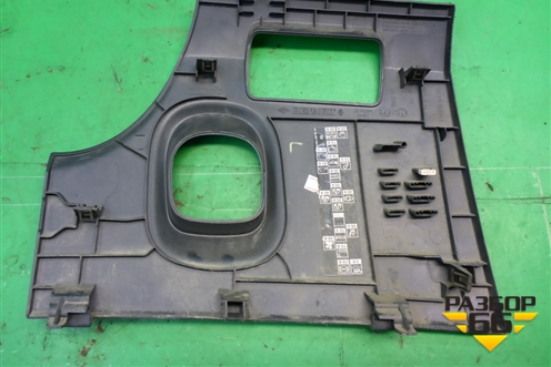 Накладка на торпедо (левая) (8200182566) для Renault Megane 2 с 2002-2009г (Меган)