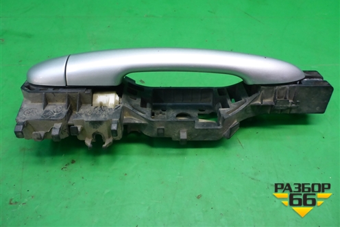 Ручка наружная двери задней левой (8200028464D) для Renault Megane 2 с 2002-2009г (Меган)