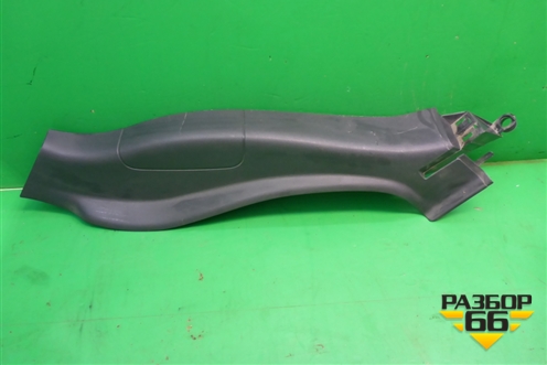 Обшивка стойки задняя нижняя левая (8200114428F) для Renault Megane 2 с 2002-2009г (Меган)