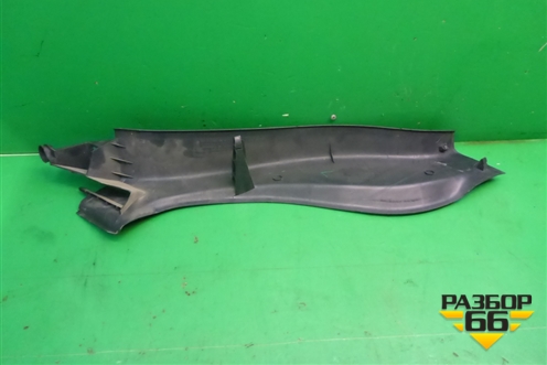 Обшивка стойки задняя нижняя левая (8200114428F) для Renault Megane 2 с 2002-2009г (Меган)