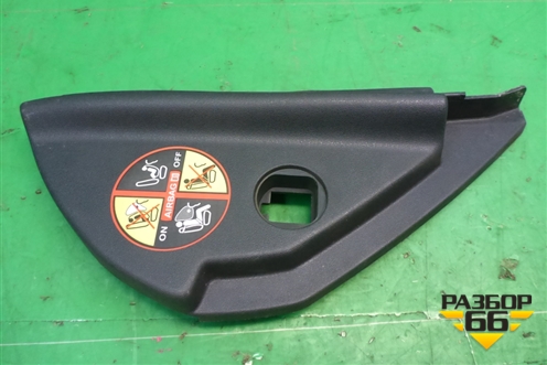 Накладка на торпедо (боковая правая) (8200179045) для Renault Megane 2 с 2002-2009г (Меган)