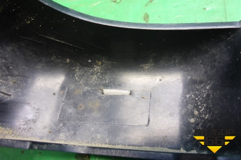 Накладка (петли двери багажника верхняя правая) (500330152) для Iveco Daily с 2006-2011г (Дейли)