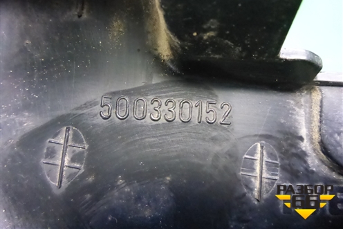 Накладка (петли двери багажника верхняя правая) (500330152) для Iveco Daily с 2006-2011г (Дейли)