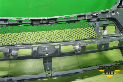 Решетка в передний бампер центральная (A1668851465) для Mercedes Benz ML-Klass W166 c 2011г (МЛ)