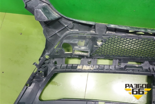 Решетка в передний бампер центральная (A1668851465) для Mercedes Benz ML-Klass W166 c 2011г (МЛ)