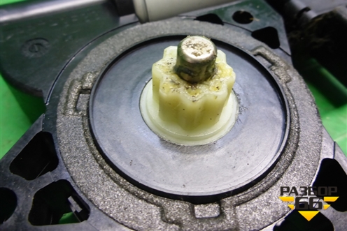 Моторчик стеклоподъёмника задний правый (CM011760) для Mazda CX 7 с 2006-2012г (СХ7)