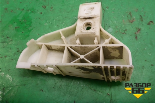 Кронштейн заднего бампера левый (под фонарь) (EG2150331) для Mazda CX 7 с 2006-2012г (СХ7)