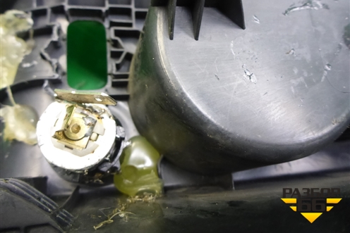 Консоль (1Z1863242) для Skoda Octavia (А5) с 2004-2013г (Октавия)