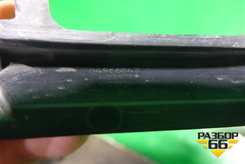 Кронштейн решетки радиатора (левый) (84966043) для Cadillac Escalade с 2020г (Эскалеид 5)