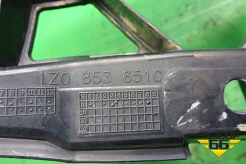 Решетка радиатора (после 2009г) (1Z0853651C) для Skoda Octavia (А5) с 2004-2013г (Октавия)