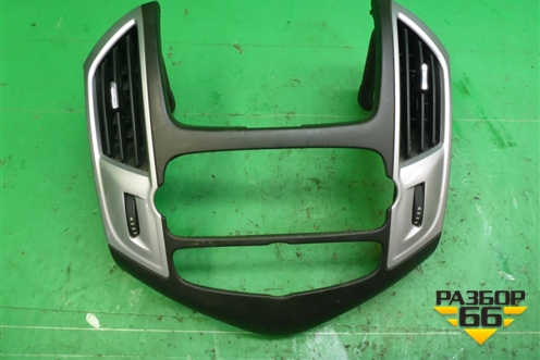 Дефлектор воздушный центральный (после 2012г) (95940920) для Chevrolet Cruze c 2009-2015г (Круз)