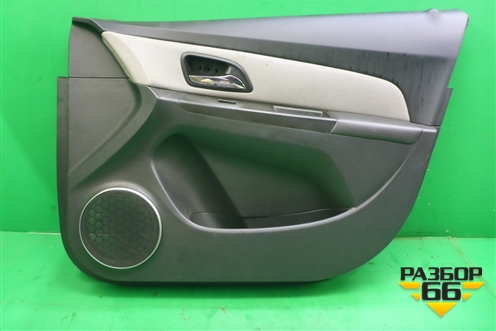 Обшивка двери передней правой под электрику (96957316) для Chevrolet Cruze c 2009-2015г (Круз)