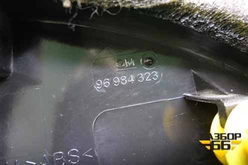 Накладка двери передней левой уголок (96984323) для Chevrolet Cruze c 2009-2015г (Круз)