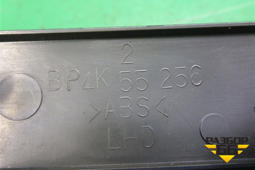 Накладка на торпедо (BP4K55256) для Mazda Mazda 3 (BK) с 2003-2009г 