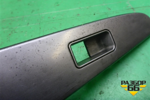 Накладка двери задней правой (BS3H5281J) для Mazda Mazda 3 (BK) с 2003-2009г 