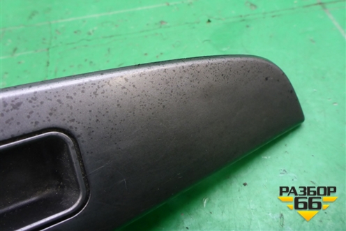 Накладка двери задней правой (BS3H5281J) для Mazda Mazda 3 (BK) с 2003-2009г 