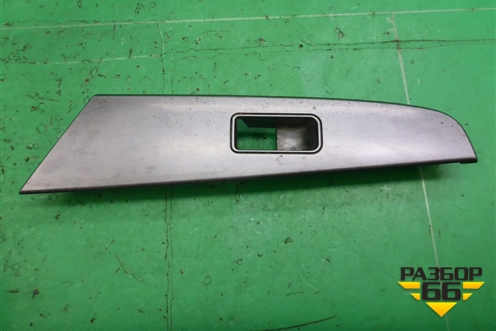 Накладка двери задней правой (BS3H5281J) для Mazda Mazda 3 (BK) с 2003-2009г 