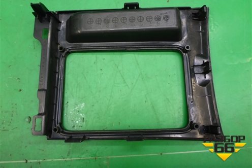 Накладка внутренняя на консоль (под механику) (BR5V64341) для Mazda Mazda 3 (BK) с 2003-2009г 