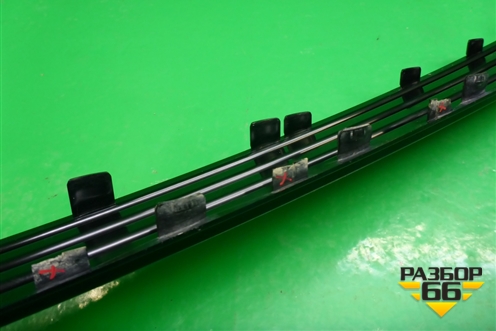 Накладка переднего бампера центральная (966101313) для Cadillac Escalade с 2020г (Эскалеид 5)